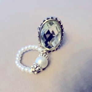 2 Fashion Rings High Quality Adjustable Clear Rhinestone and Pearl